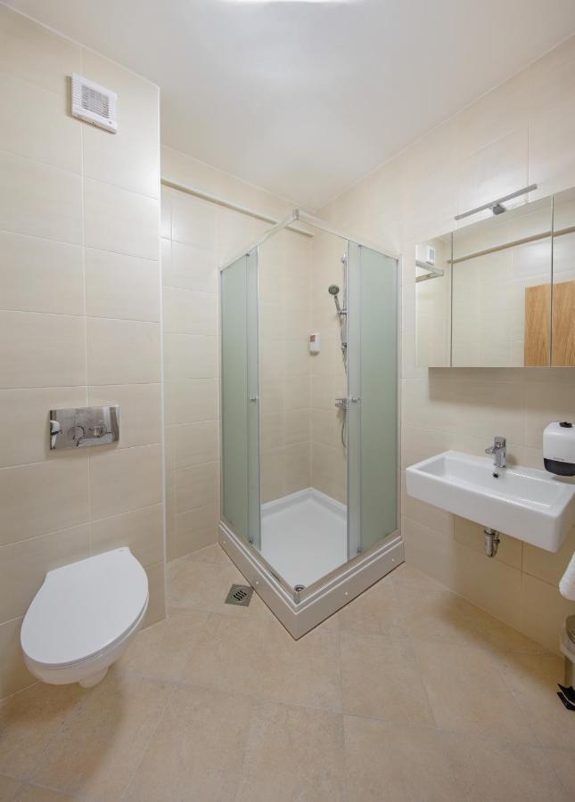 Otocki Virovi Hostel Otok  Luaran gambar